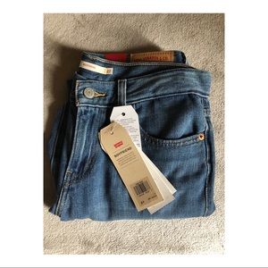 Levi’s Boyfriend Jean